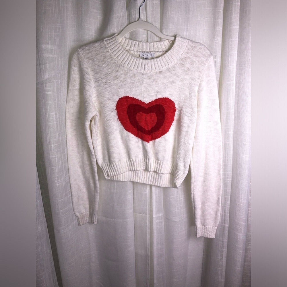 VENUS White Sweater with Red Heart Design NWOT